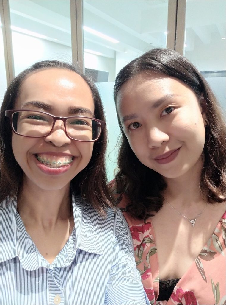 Photo of two women in a workshop break.